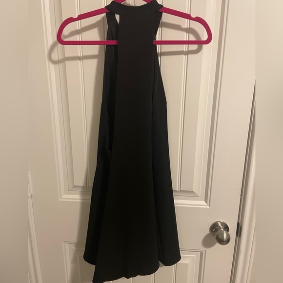 Lulus LBD with keyhole front - Picture 2 of 5